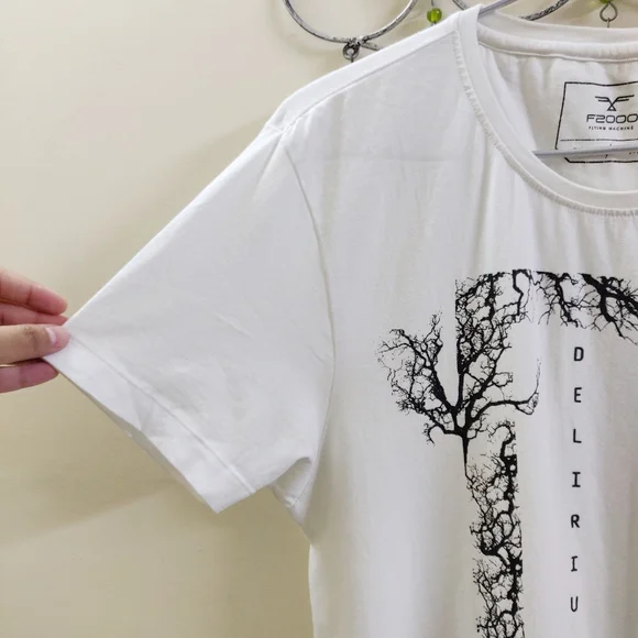 Softest graphic white Tee - Picture 3 of 9